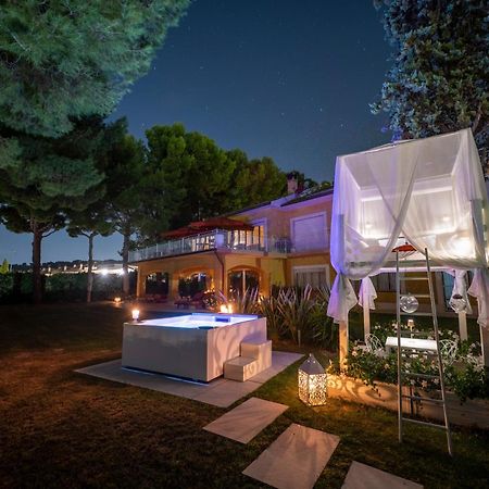 Tra Gli Alberi E Il Mare Bed and Breakfast Sirolo Eksteriør billede