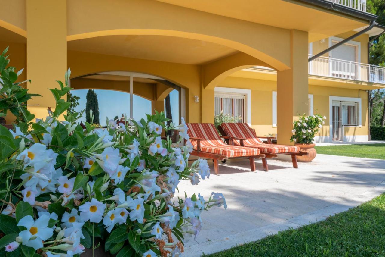 Tra Gli Alberi E Il Mare Bed and Breakfast Sirolo Eksteriør billede