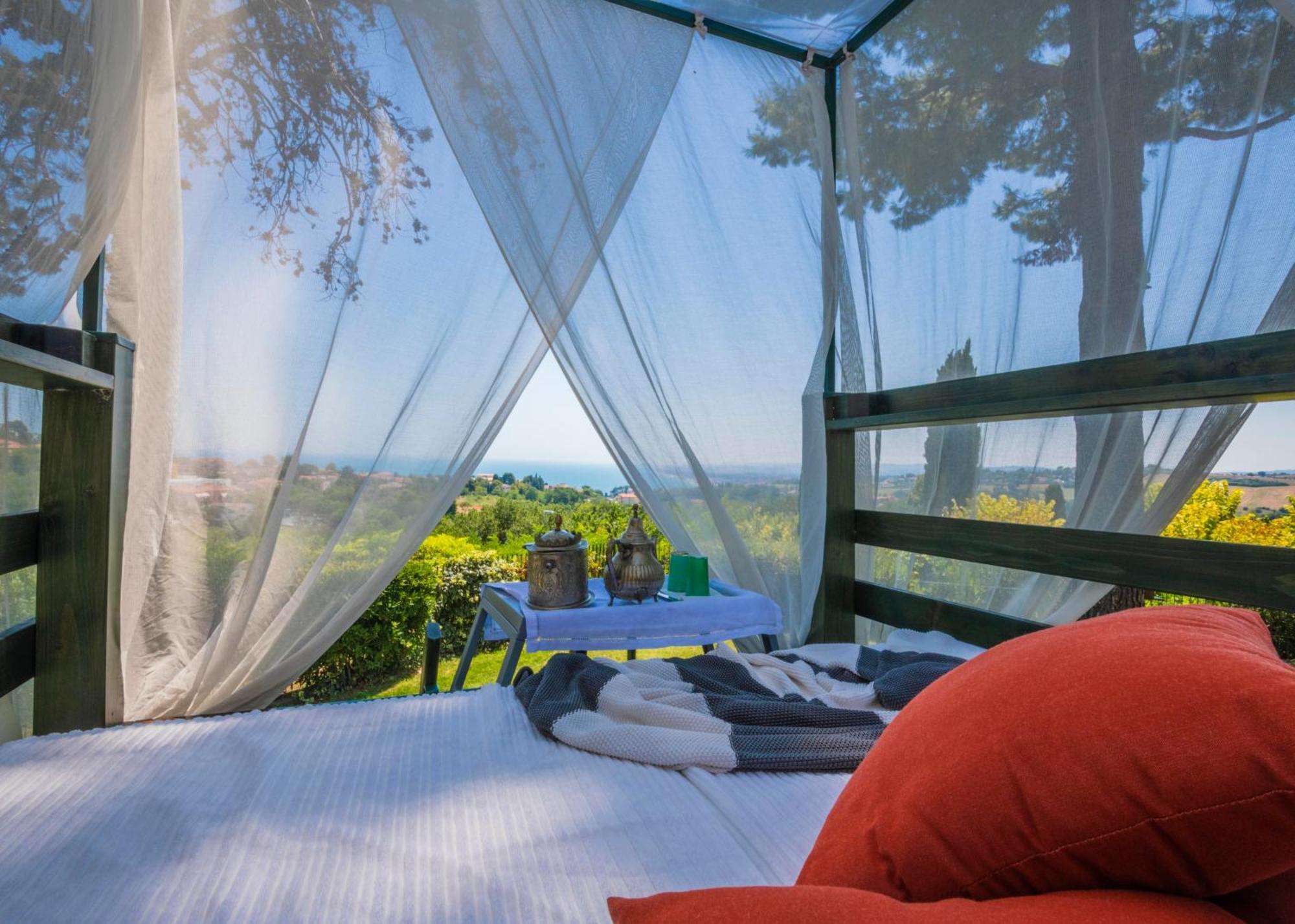 Tra Gli Alberi E Il Mare Bed and Breakfast Sirolo Eksteriør billede